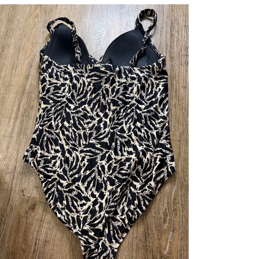 Nip Tuck Swim One Piece Blouson Swimsuit Black Cream Animal Print Size US 12
